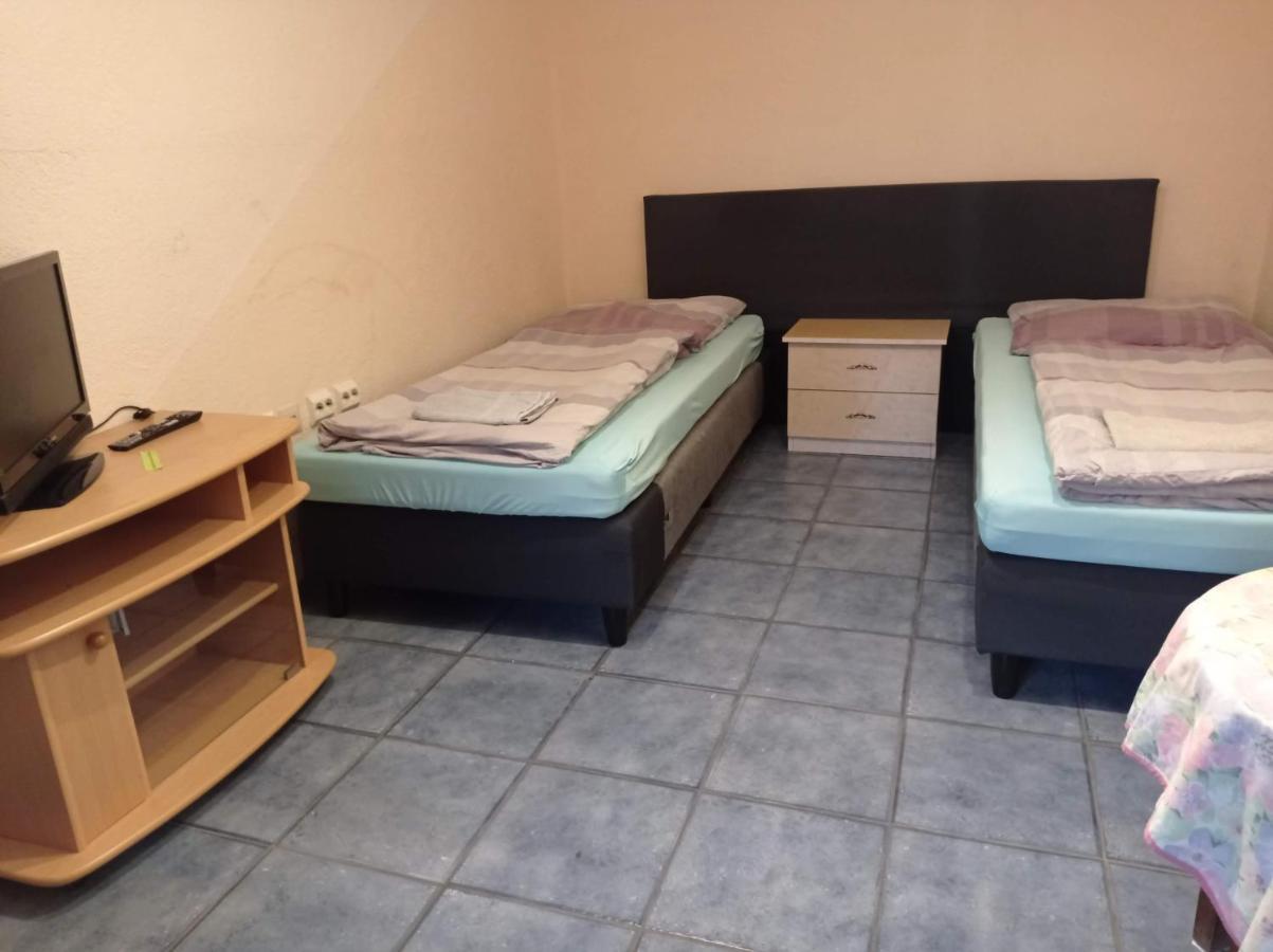 Gaestezimmer Sommer Locktow Bagian luar foto